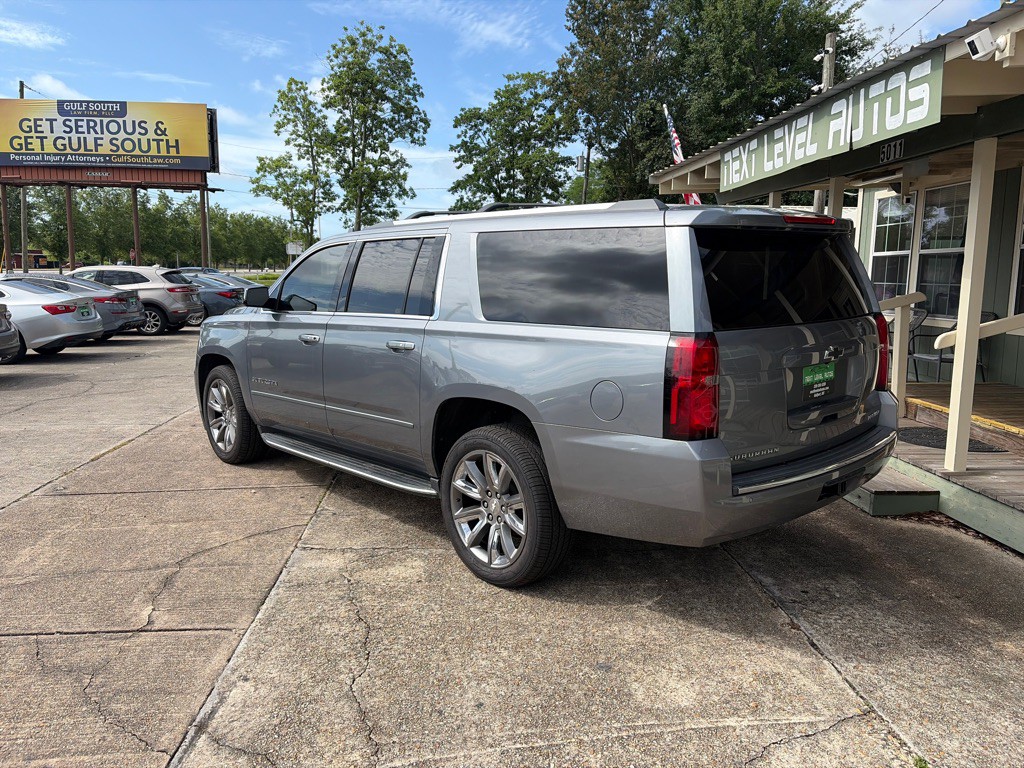 2019 Chevrolet Suburban Image 3