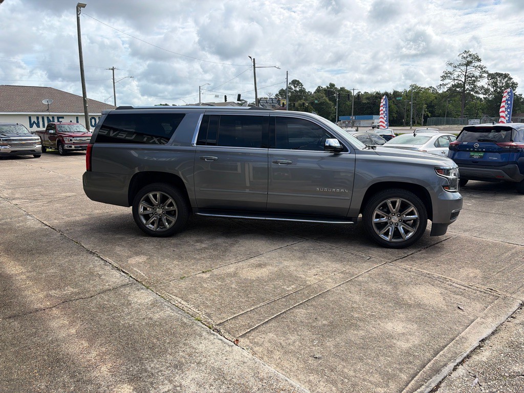 2019 Chevrolet Suburban Image 6