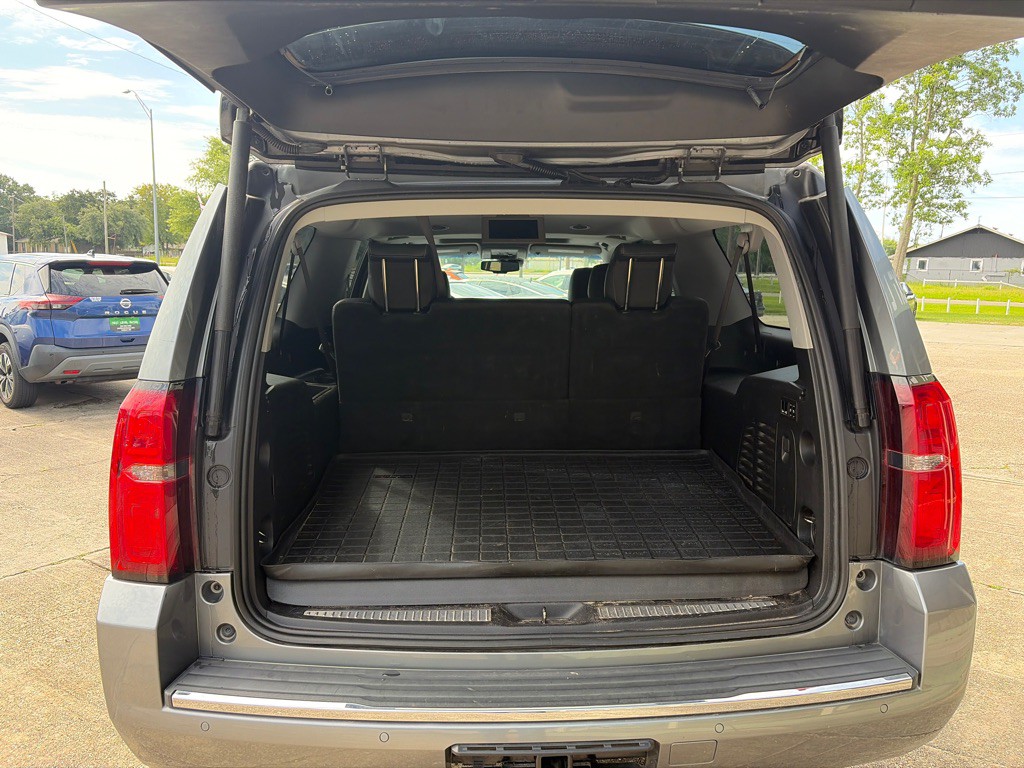 2019 Chevrolet Suburban Image 9