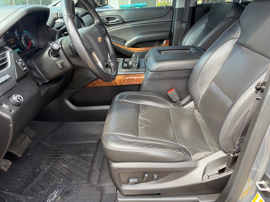 2019 Chevrolet Suburban Image 12