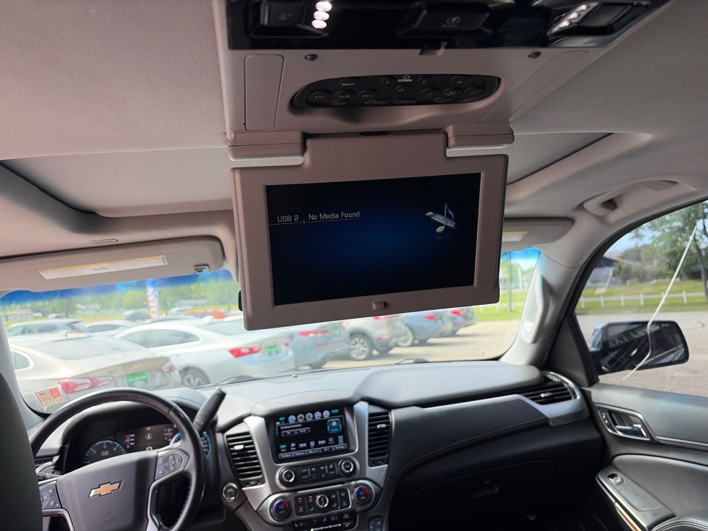 2019 Chevrolet Suburban Image 18