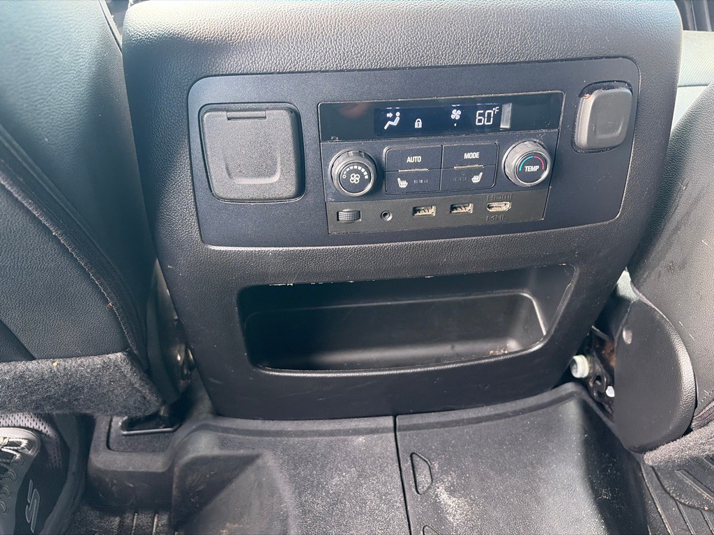 2019 Chevrolet Suburban Image 19
