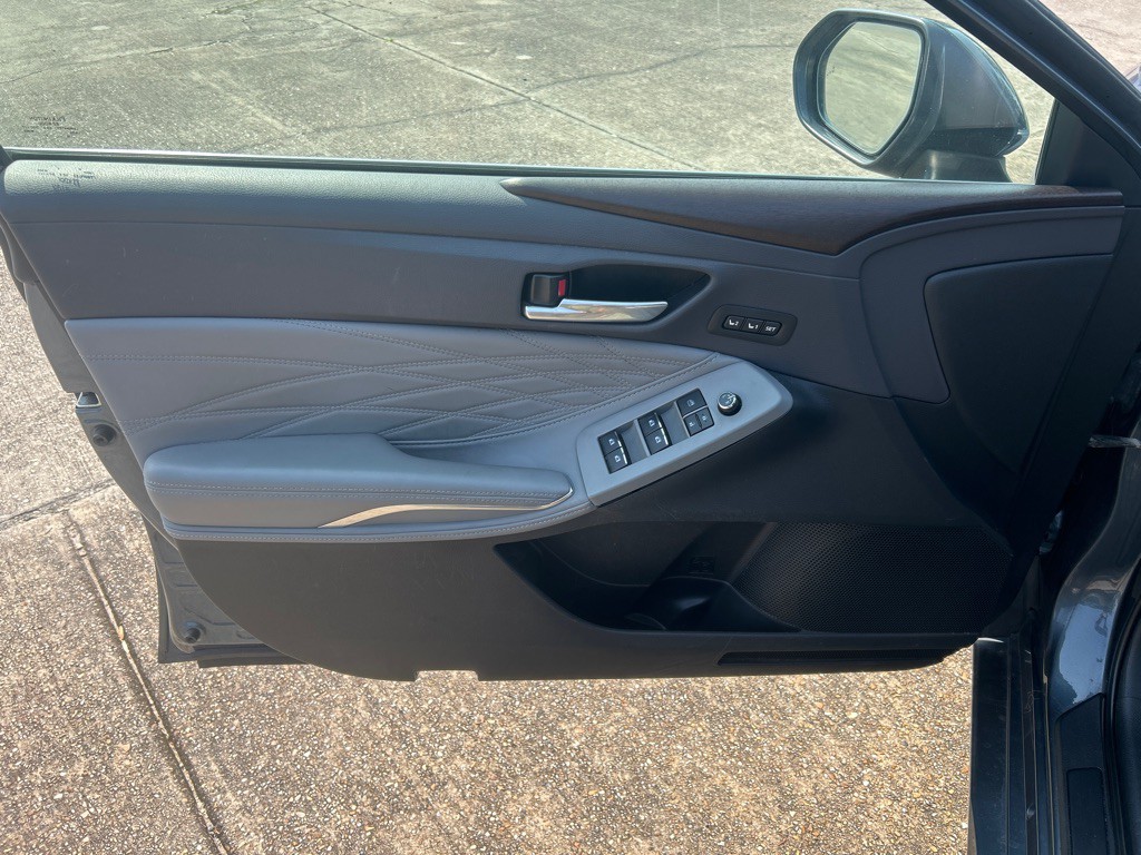 2020 Toyota Camry Image 7