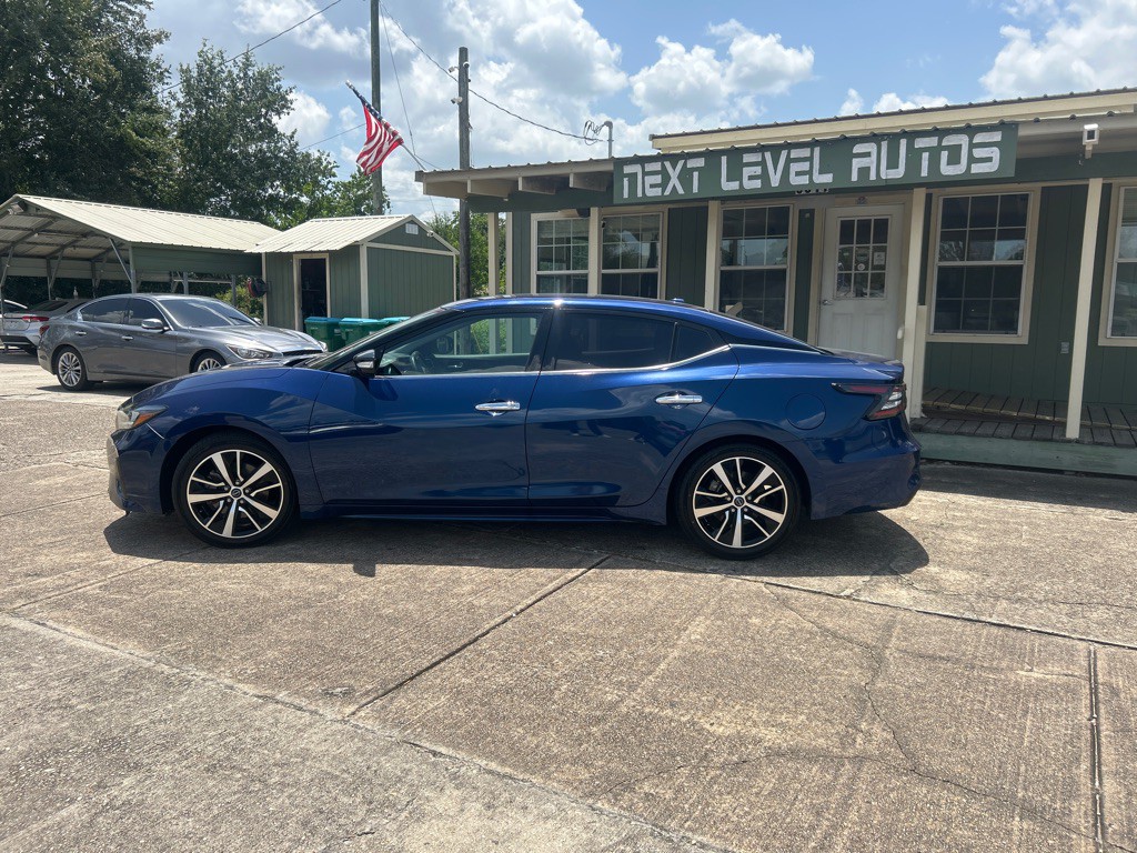 2023 Nissan Maxima Image 2