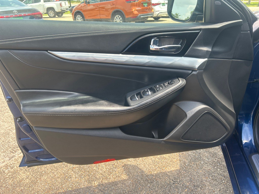 2023 Nissan Maxima Image 9