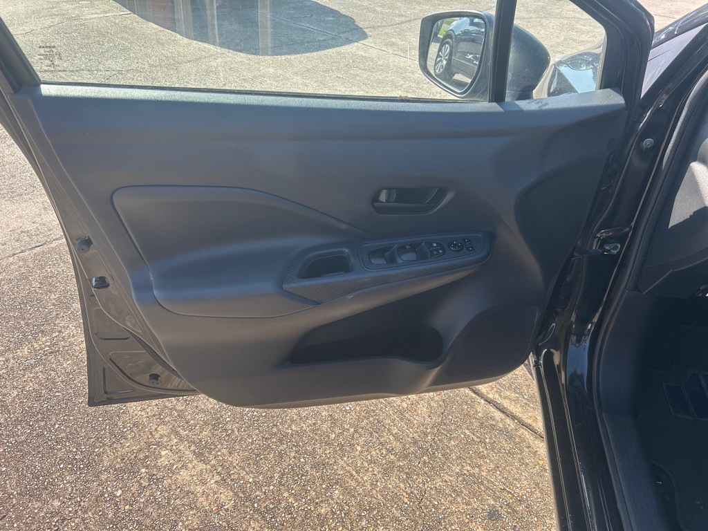 2020 Nissan Versa Image 8