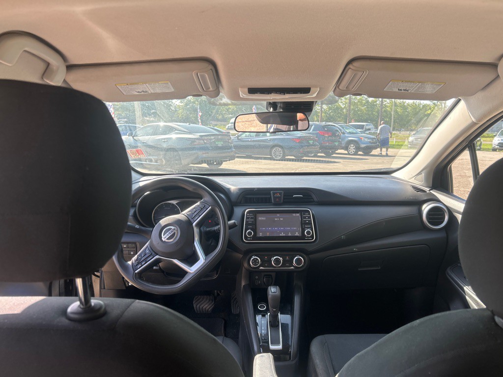 2020 Nissan Versa Image 12