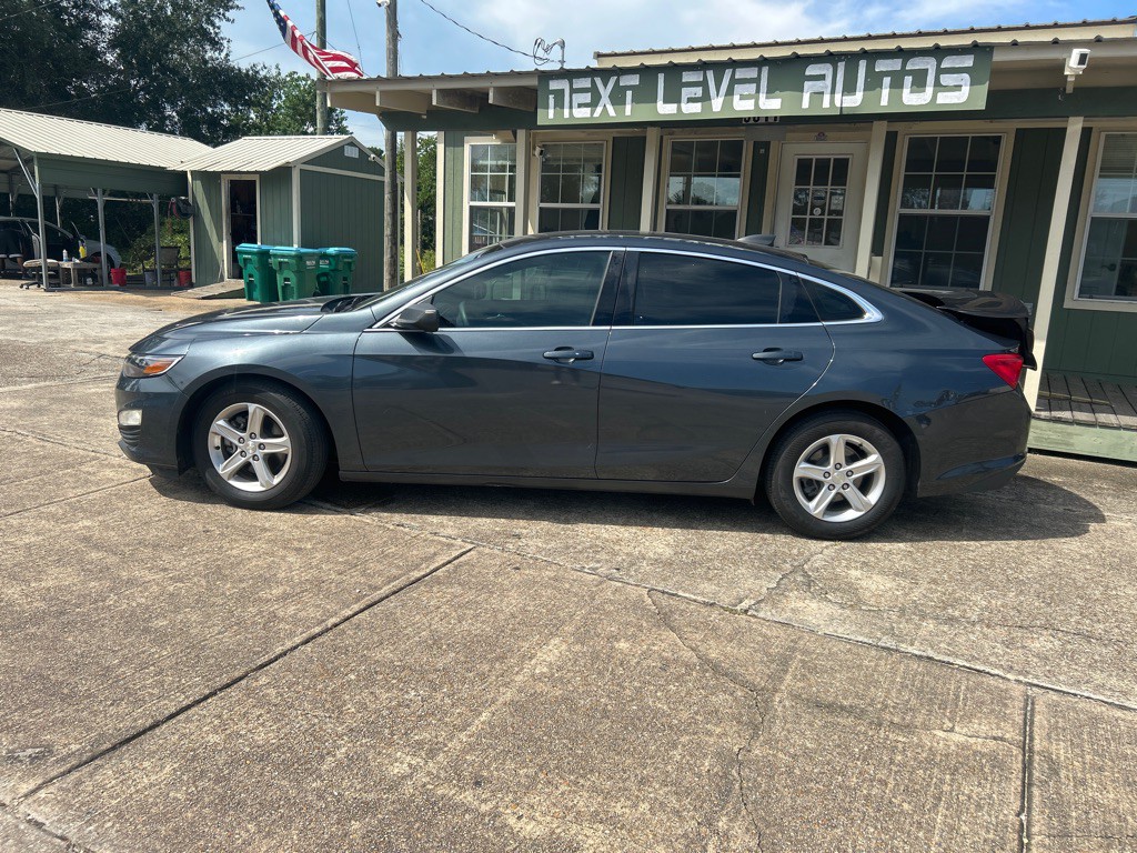 2020 Chevrolet Malibu Image 2