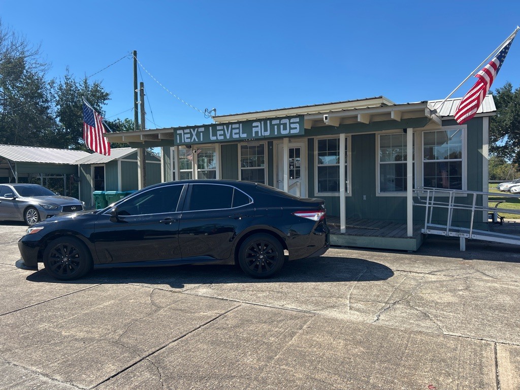 2018 Toyota Camry Image 2