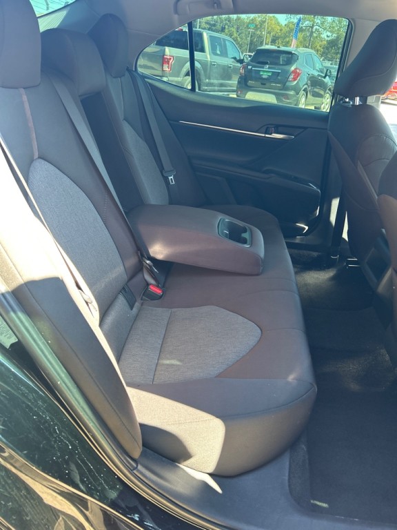 2018 Toyota Camry Image 16