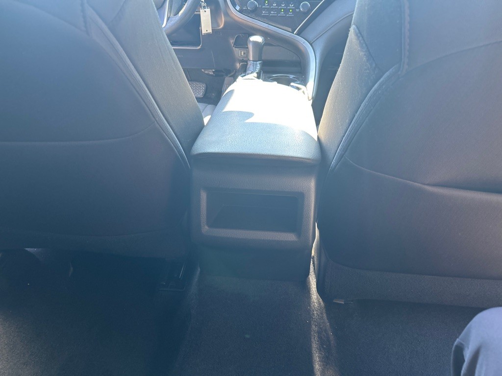 2018 Toyota Camry Image 17