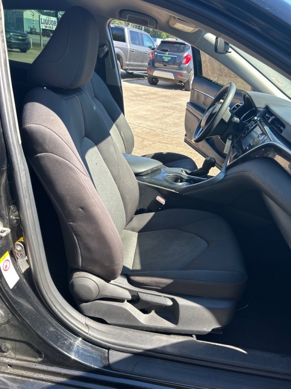 2018 Toyota Camry Image 18