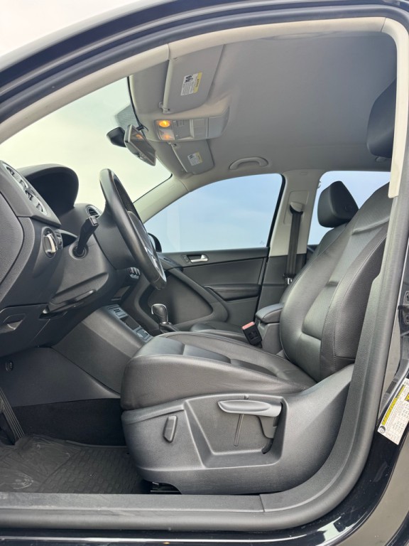 2017 Volkswagen Tiguan Image 12