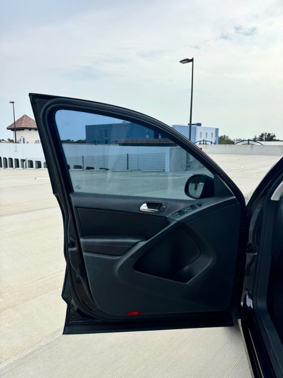 2017 Volkswagen Tiguan Image 13