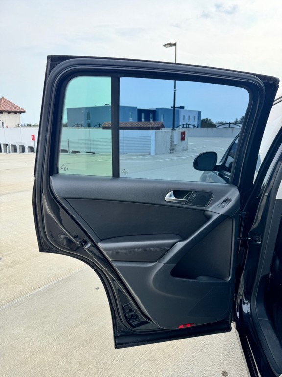 2017 Volkswagen Tiguan Image 16