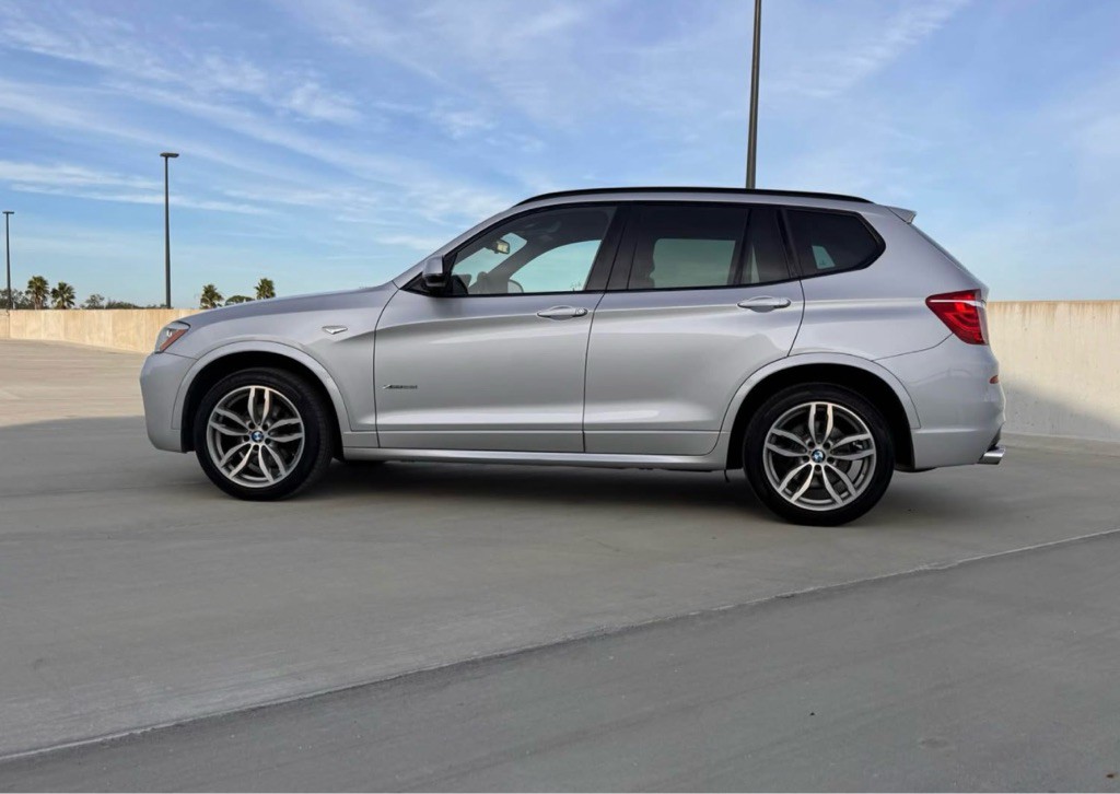 2017 BMW X3 Image 2