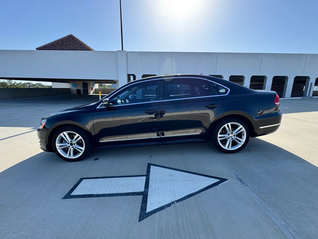 2015 Volkswagen Passat Image 2