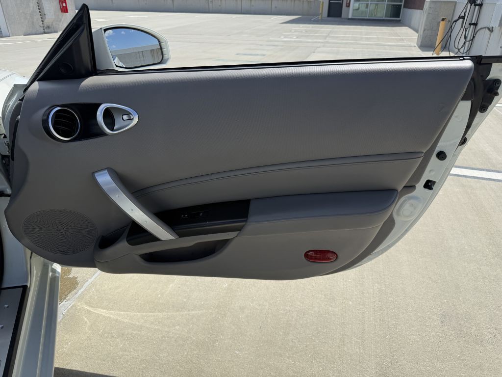 2007 Nissan 350Z Image 16