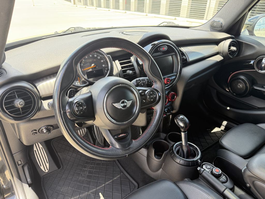 2016 MINI Cooper Image 14