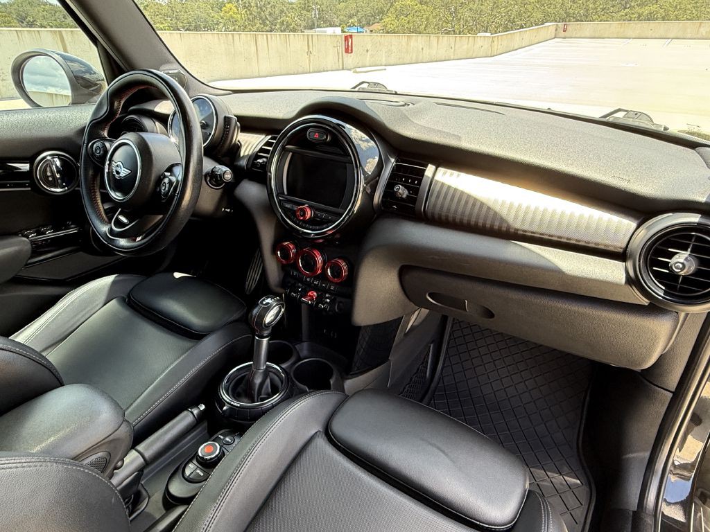 2016 MINI Cooper Image 23