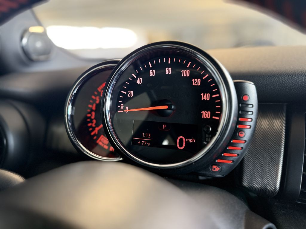 2016 MINI Cooper Image 28