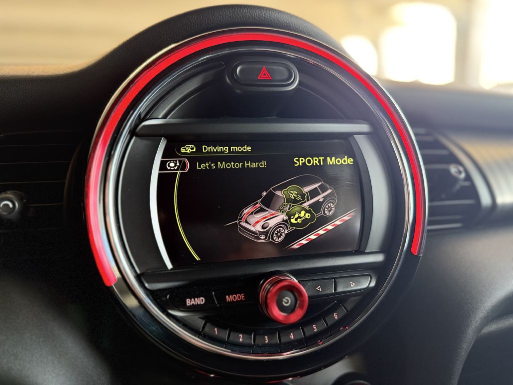 2016 MINI Cooper Image 29