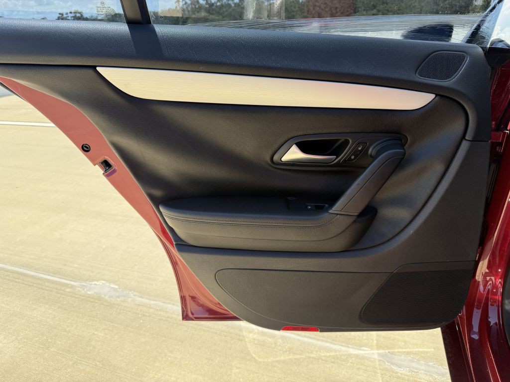 2014 Volkswagen CC Image 17