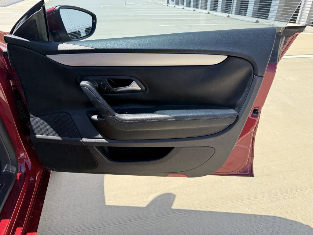 2014 Volkswagen CC Image 24