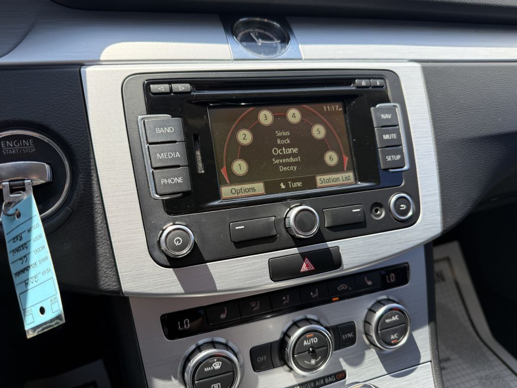 2014 Volkswagen CC Image 25