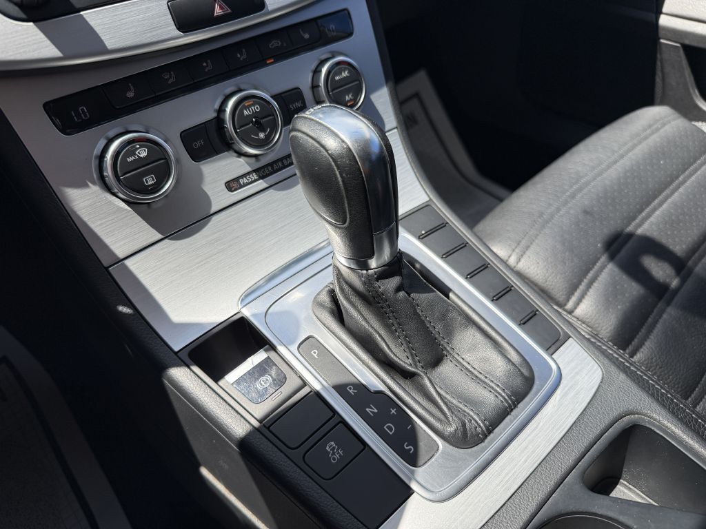 2014 Volkswagen CC Image 26