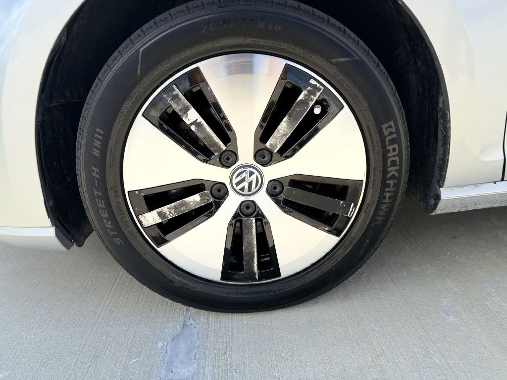 2016 Volkswagen Golf Image 7