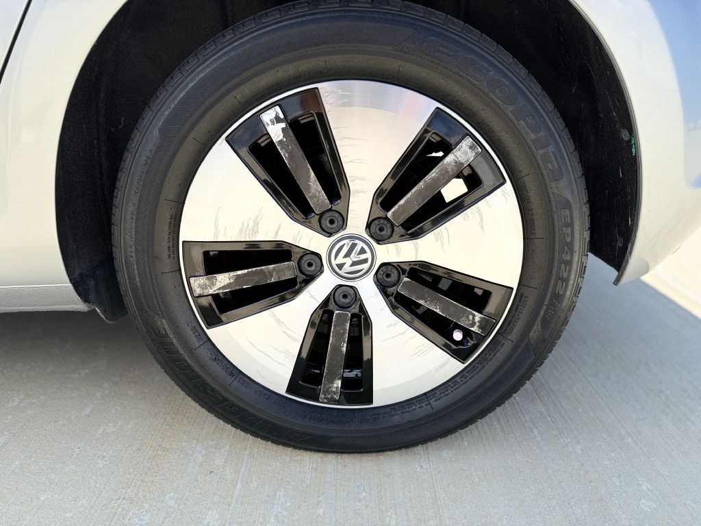 2016 Volkswagen Golf Image 8