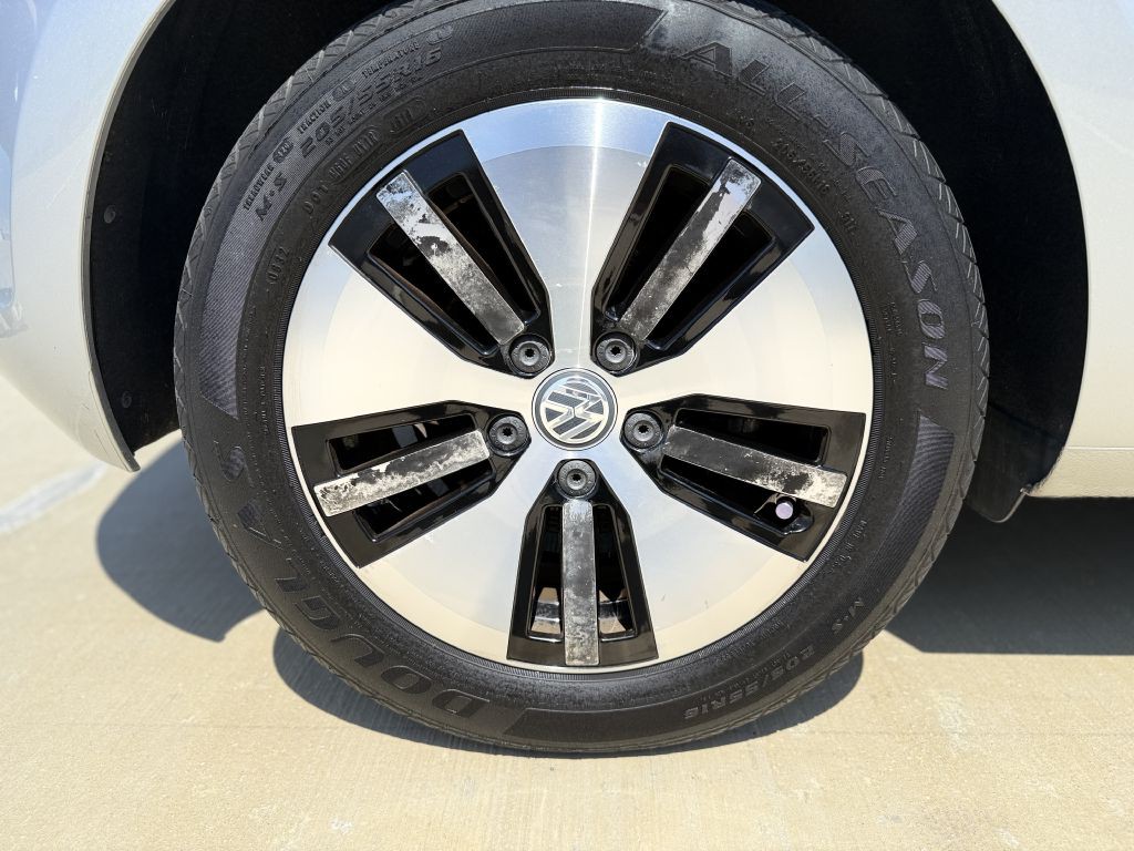 2016 Volkswagen Golf Image 9