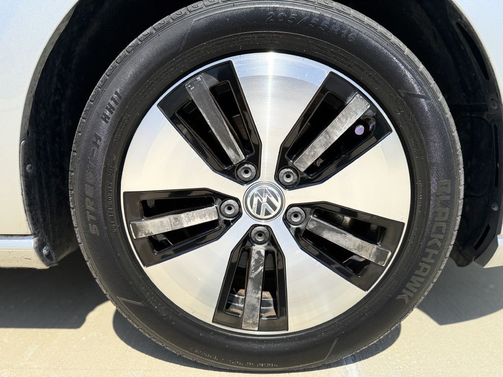 2016 Volkswagen Golf Image 10