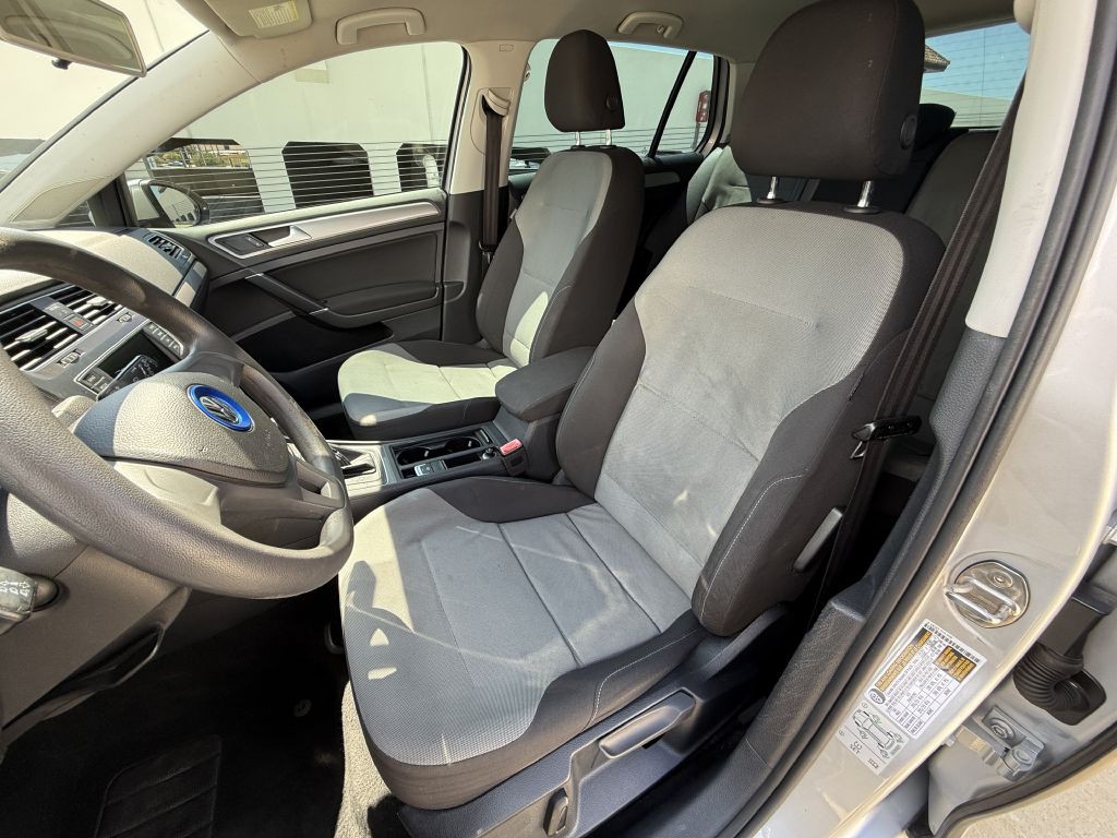2016 Volkswagen Golf Image 11