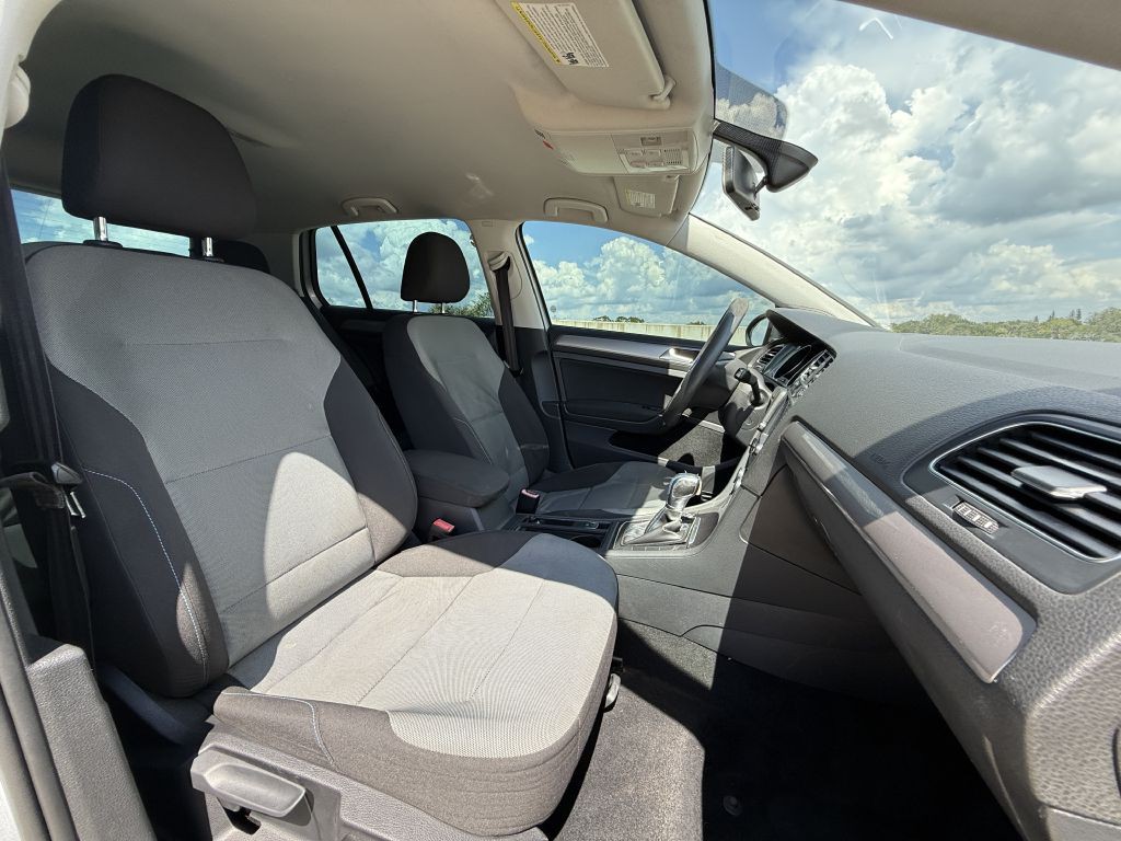 2016 Volkswagen Golf Image 22