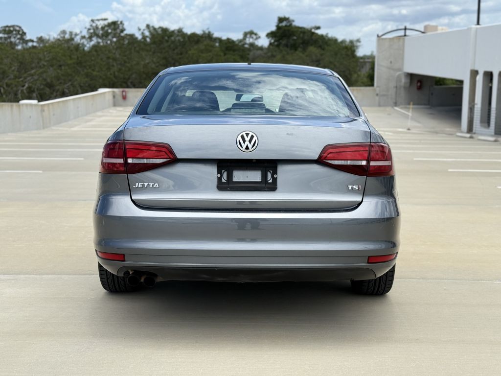 2017 Volkswagen Jetta Image 5