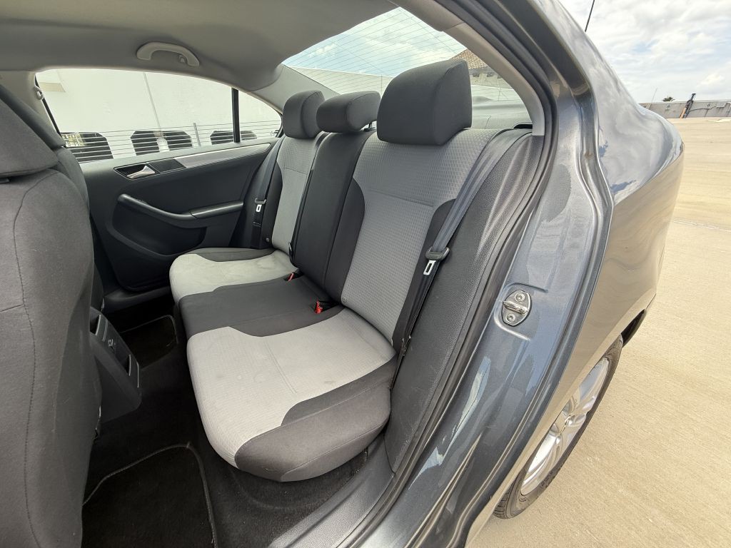 2017 Volkswagen Jetta Image 13