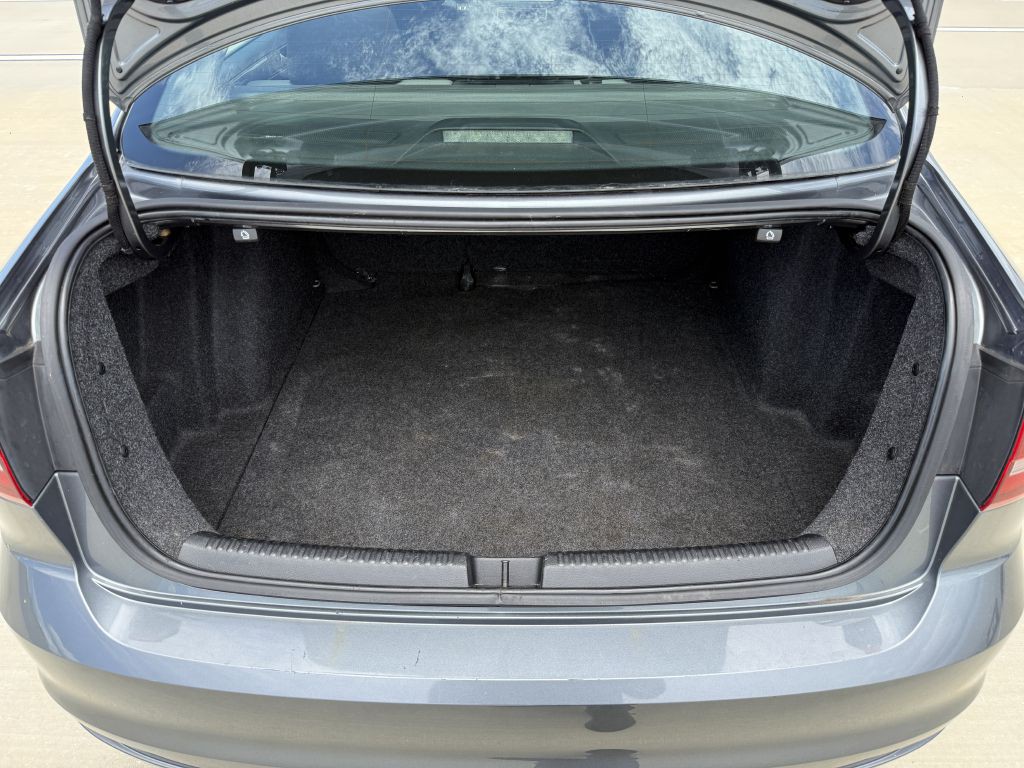 2017 Volkswagen Jetta Image 16
