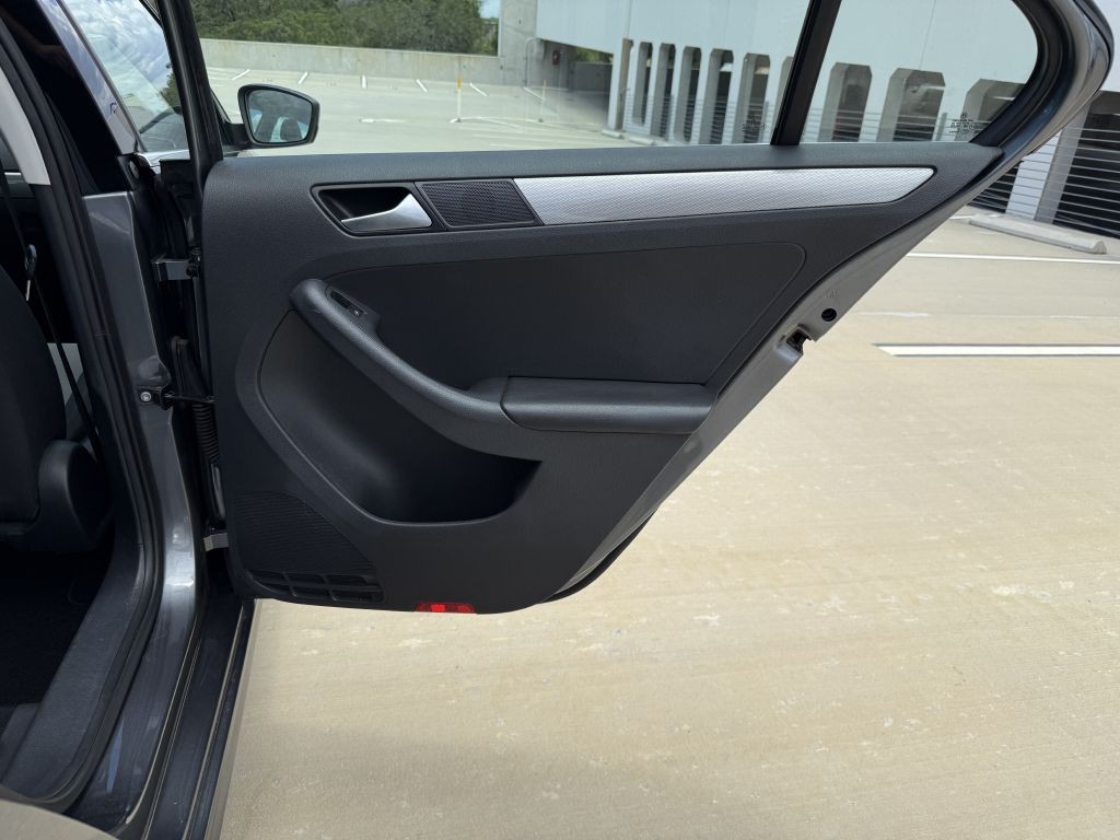 2017 Volkswagen Jetta Image 19