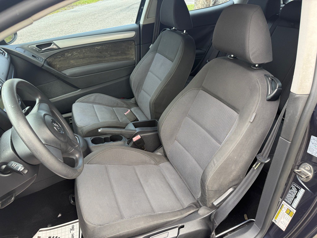 2012 Volkswagen Golf Image 9