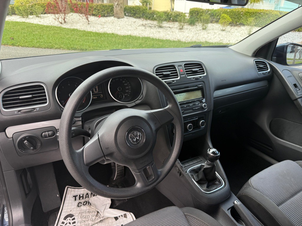 2012 Volkswagen Golf Image 10