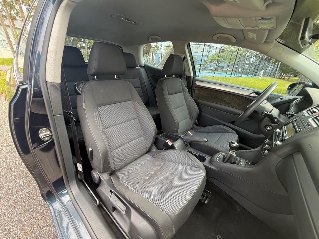 2012 Volkswagen Golf Image 14