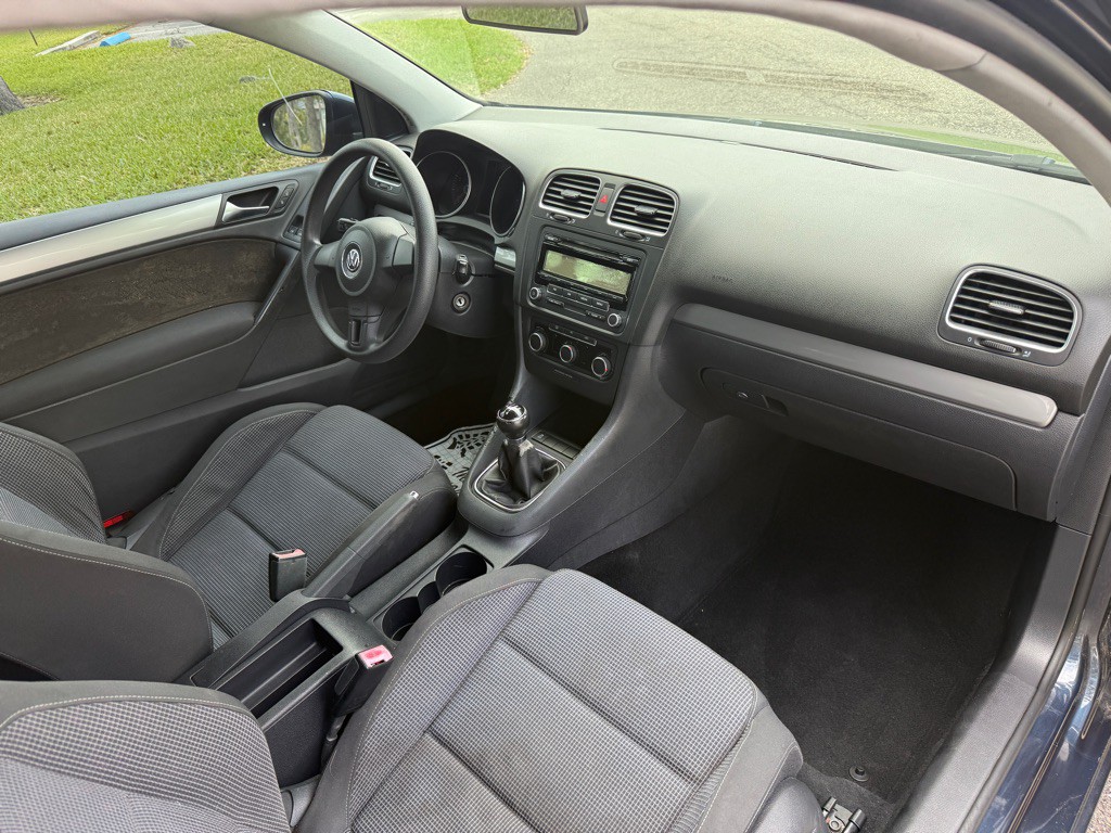 2012 Volkswagen Golf Image 15