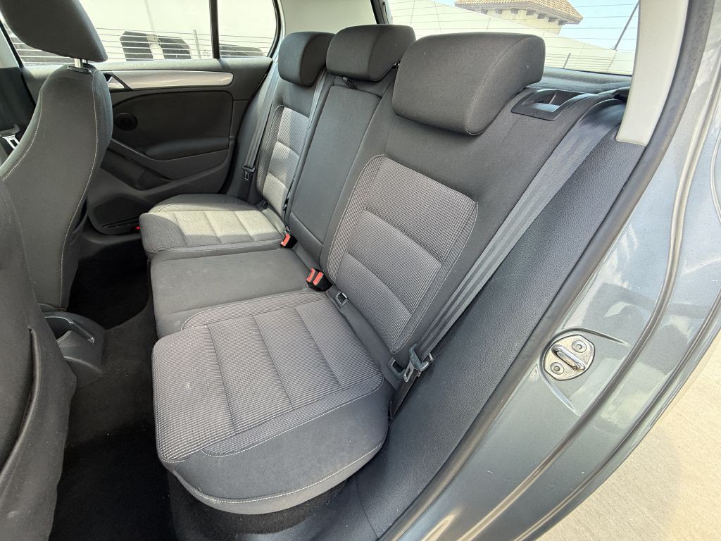 2010 Volkswagen Golf Image 15