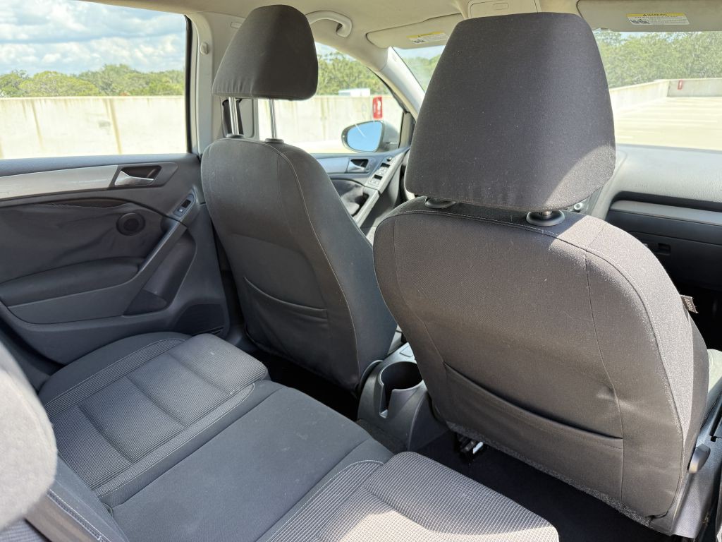 2010 Volkswagen Golf Image 20