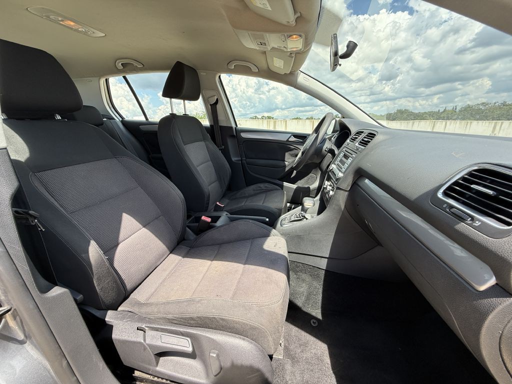 2010 Volkswagen Golf Image 22