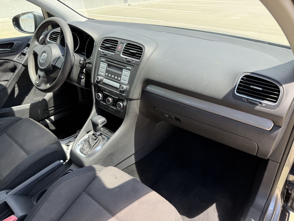 2010 Volkswagen Golf Image 23