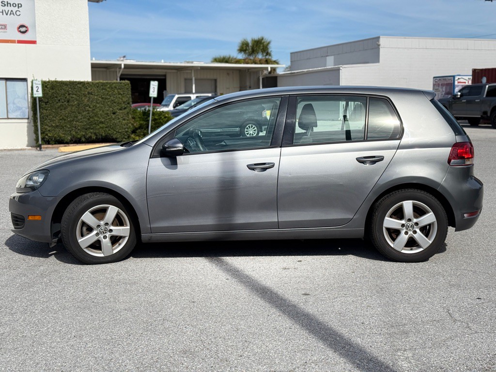 2010 Volkswagen Golf Image 3