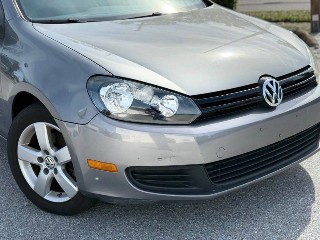 2010 Volkswagen Golf Image 7